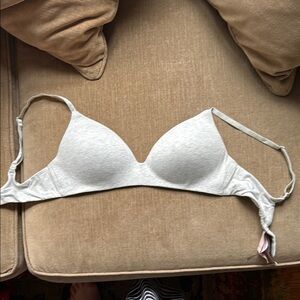 Victoria's Secret t-shirt lightly lined wireless Bra